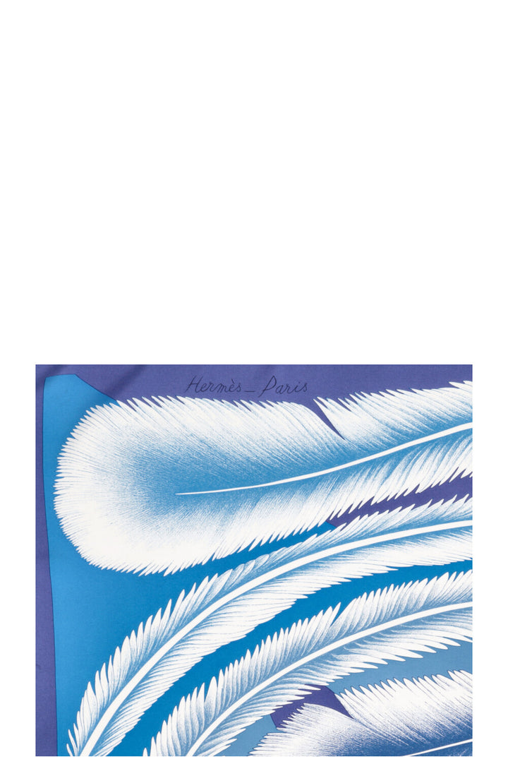 Foulard HERMÈS à imprimé plumes 140 cm en soie bleu turquoise