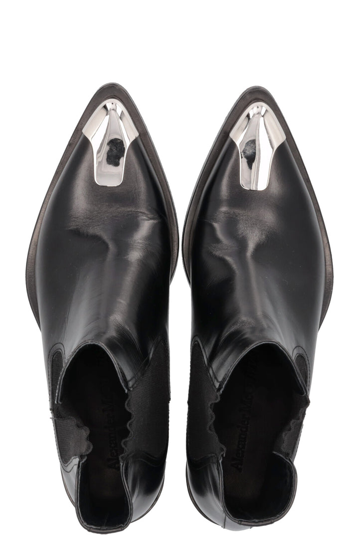 Bottines motardes à bout métallique ALEXANDER MCQUEEN noires