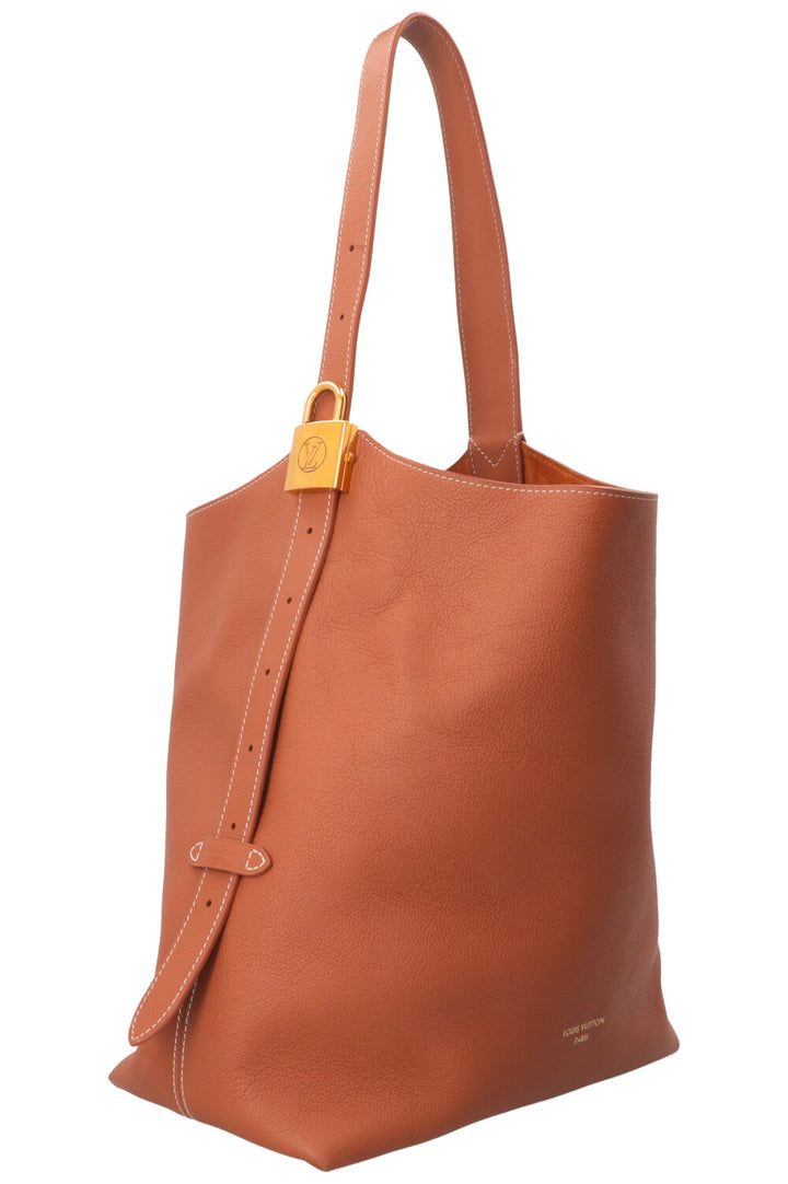 LOUIS VUITTON Low Key Hobo MM Cuir Cognac