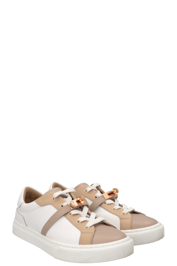 Baskets Hermès Day en cuir beige et blanc