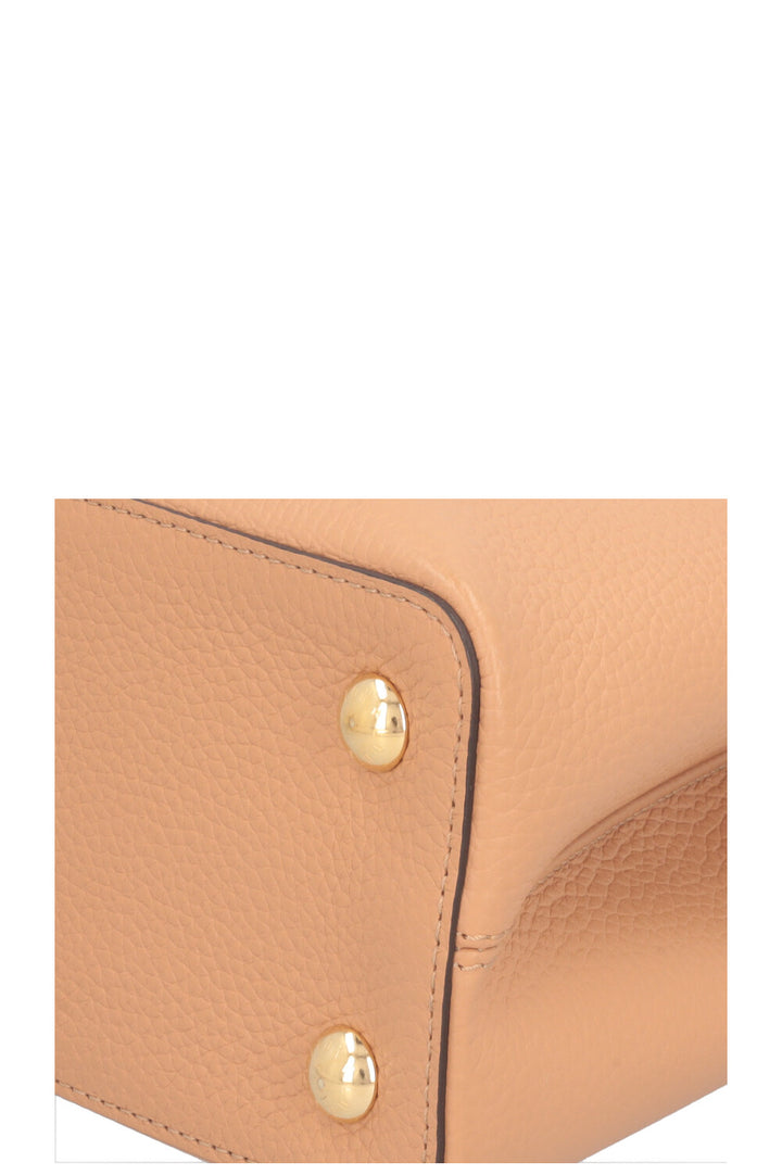 LOUIS VUITTON Capucines MM Caramel
