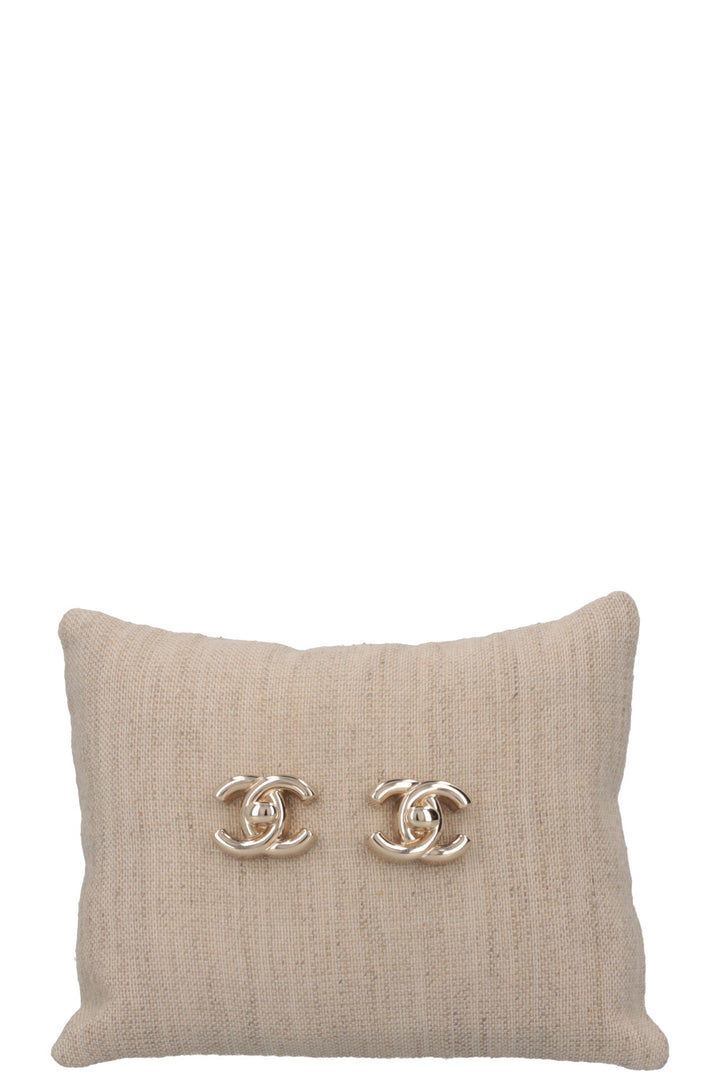 CHANEL CC Lock Earrings Champagner Gold