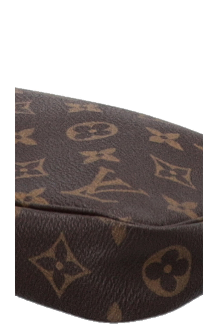 LOUIS VUITTON Pochette Accessoires MNG Toile