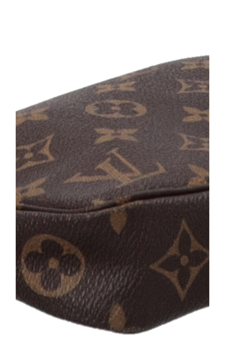 LOUIS VUITTON Pochette Accessoires MNG Toile
