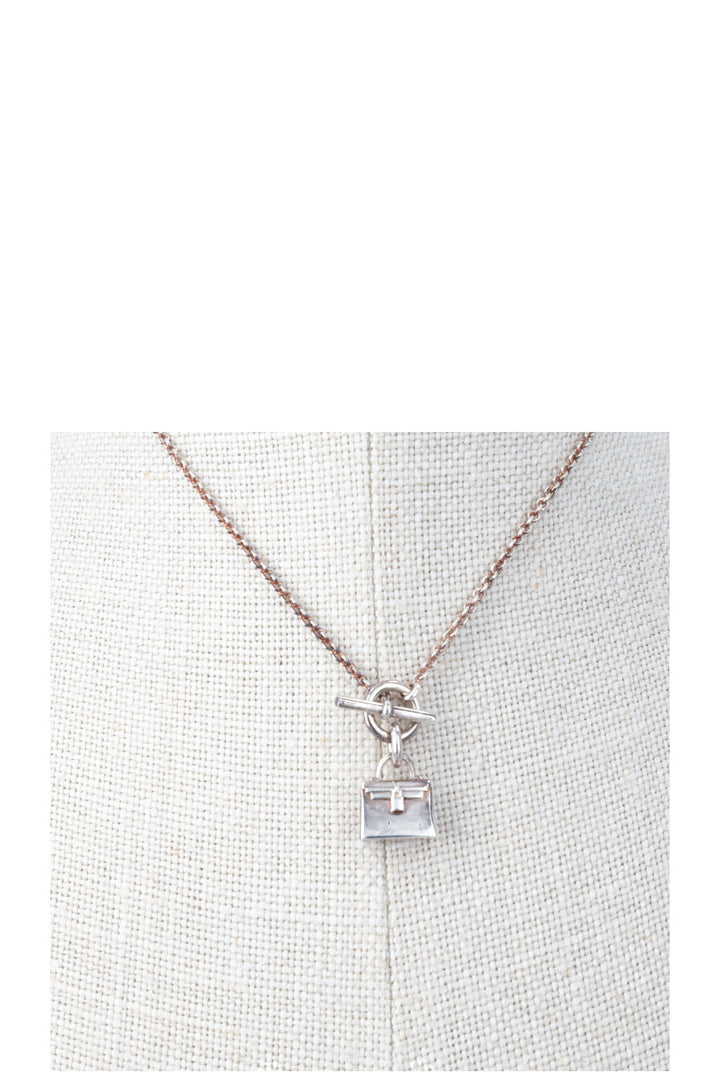 HERMÈS Amulette Kelly Necklace Silver