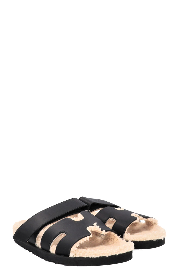 HERMÈS Sandales Chypre Mouton rasé Noir