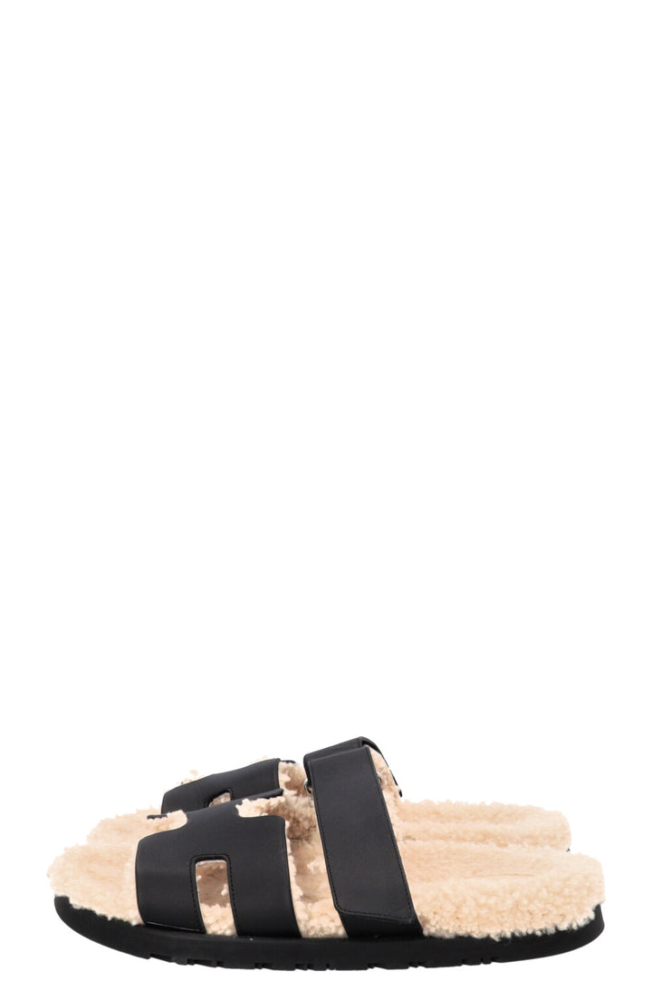 HERMÈS Sandales Chypre Mouton rasé Noir