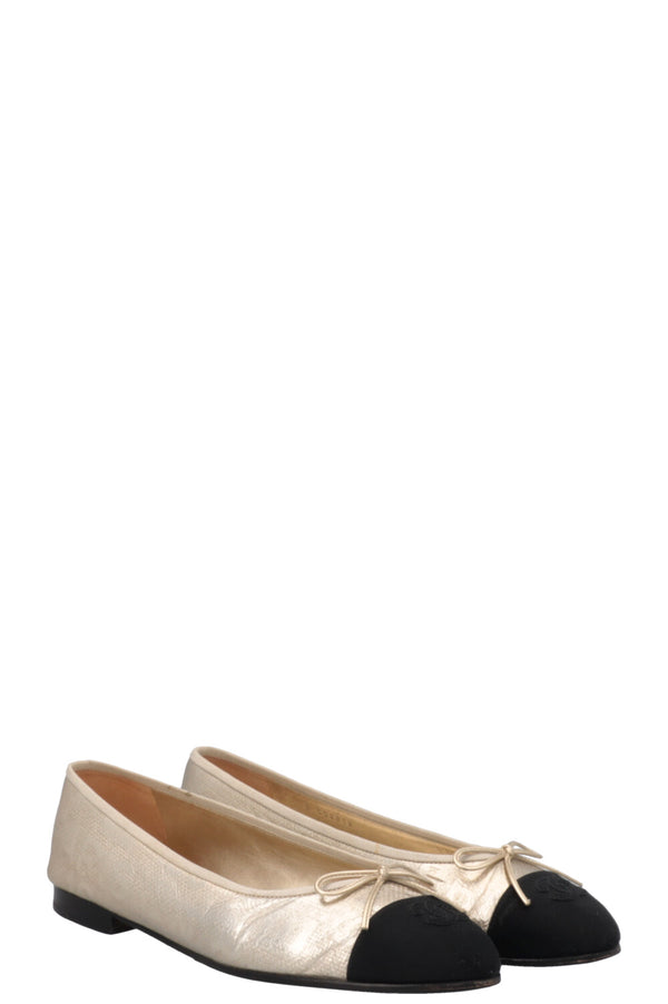 CHANEL CC Ballet Flats Gold