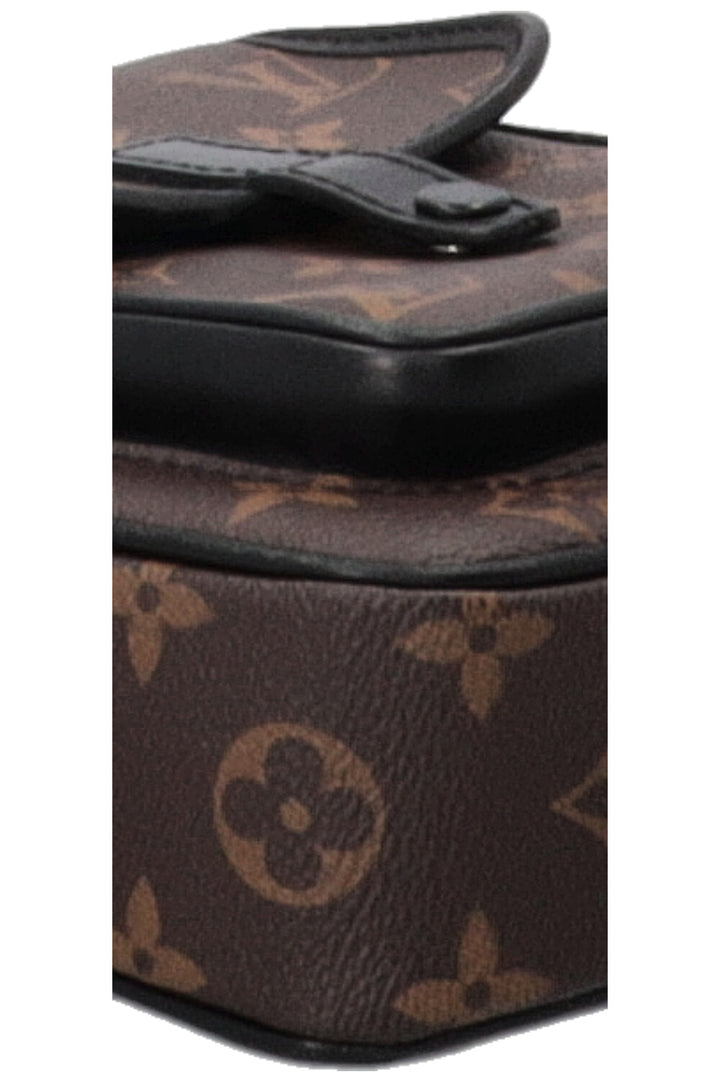 LOUIS VUITTON Christopher Wearable Wallet MNG Black