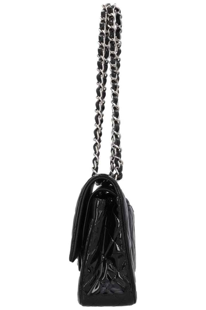 Sac CHANEL moyen à double rabat en cuir verni noir