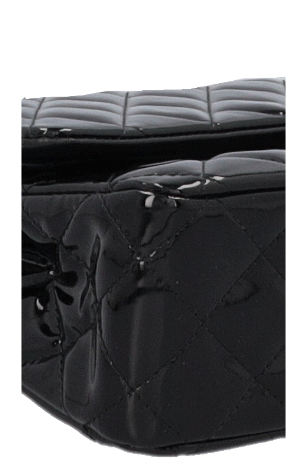 Sac CHANEL moyen à double rabat en cuir verni noir