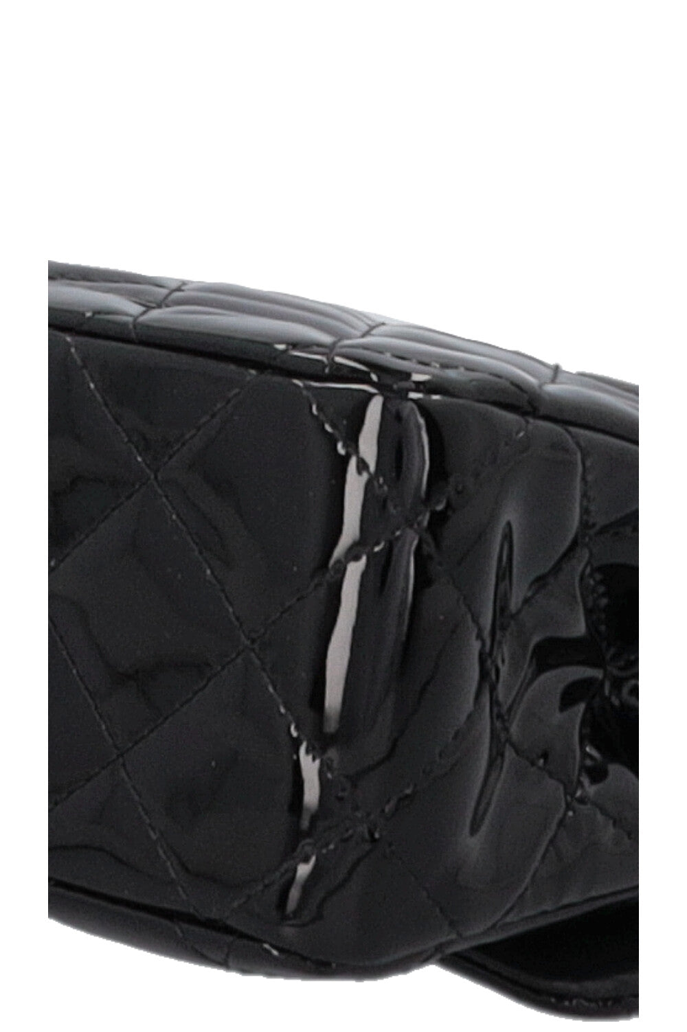 Sac CHANEL moyen à double rabat en cuir verni noir