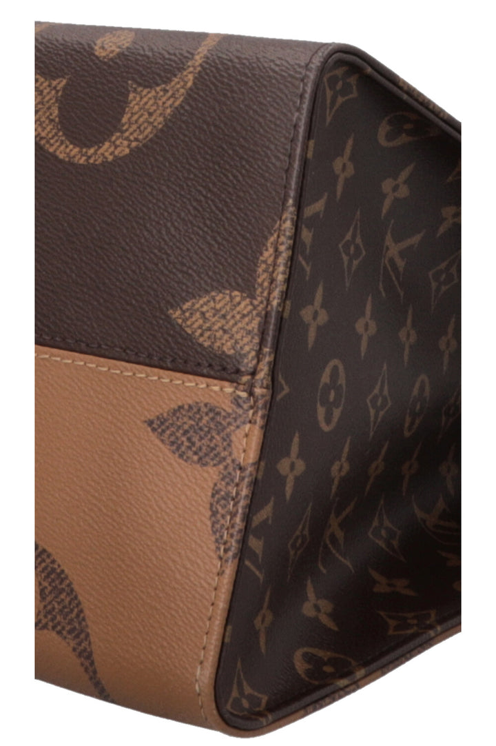 LOUIS VUITTON OnTheGo GM Giant MNG Reverse