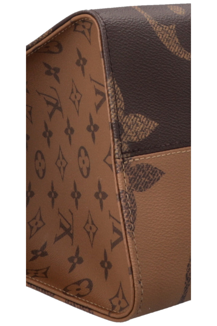 LOUIS VUITTON OnTheGo GM Giant MNG Reverse