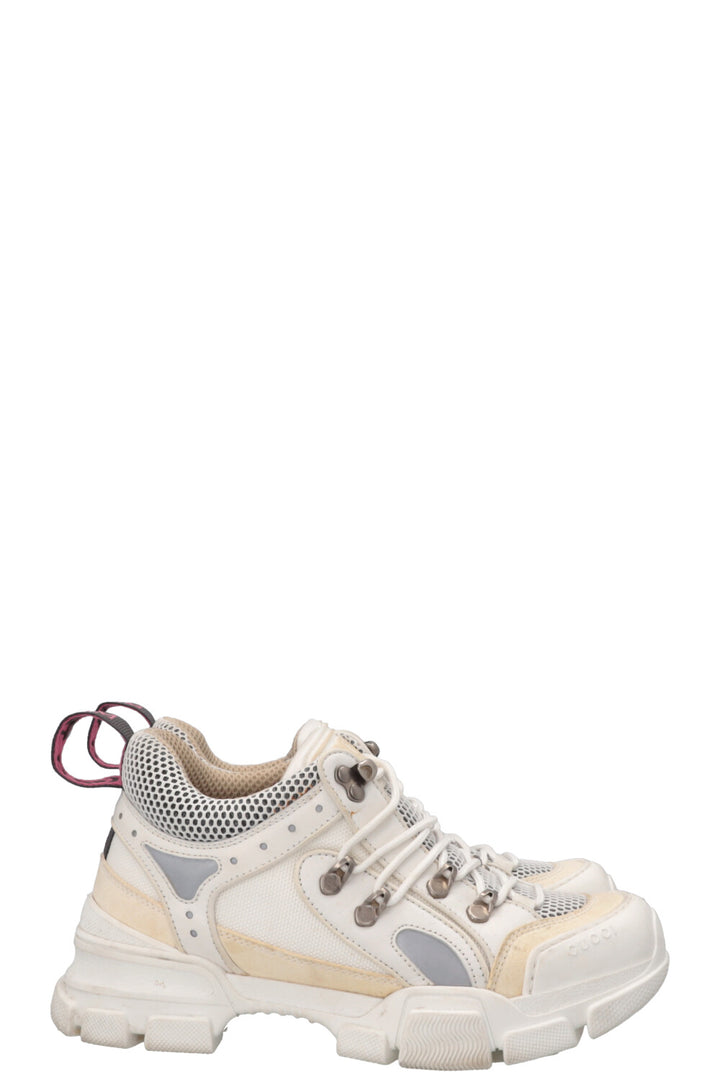 Baskets GUCCI Flashtrek blanches et crème