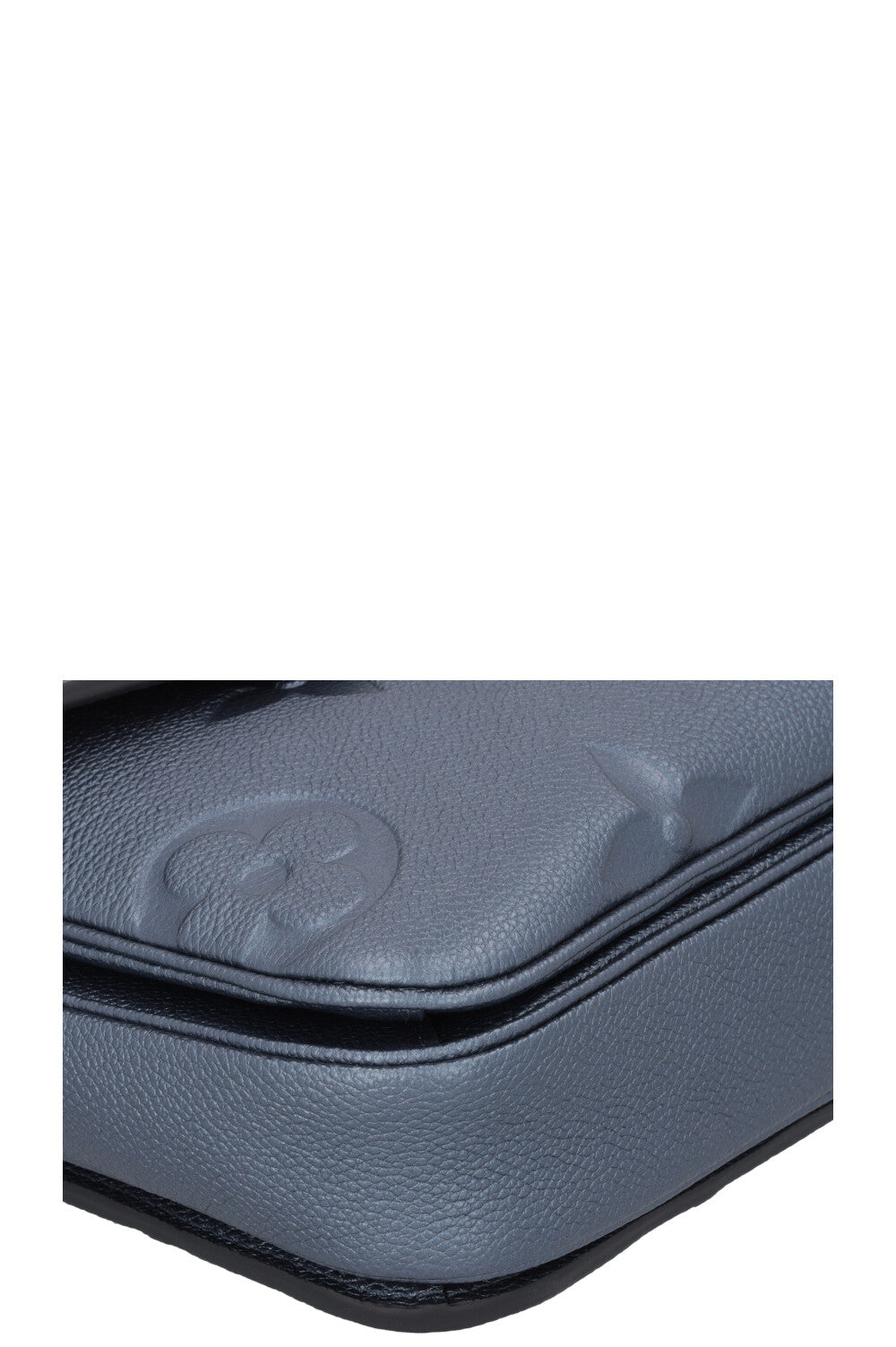 LOUIS VUITTON Pochette Métis Empreinte Blue Metallic