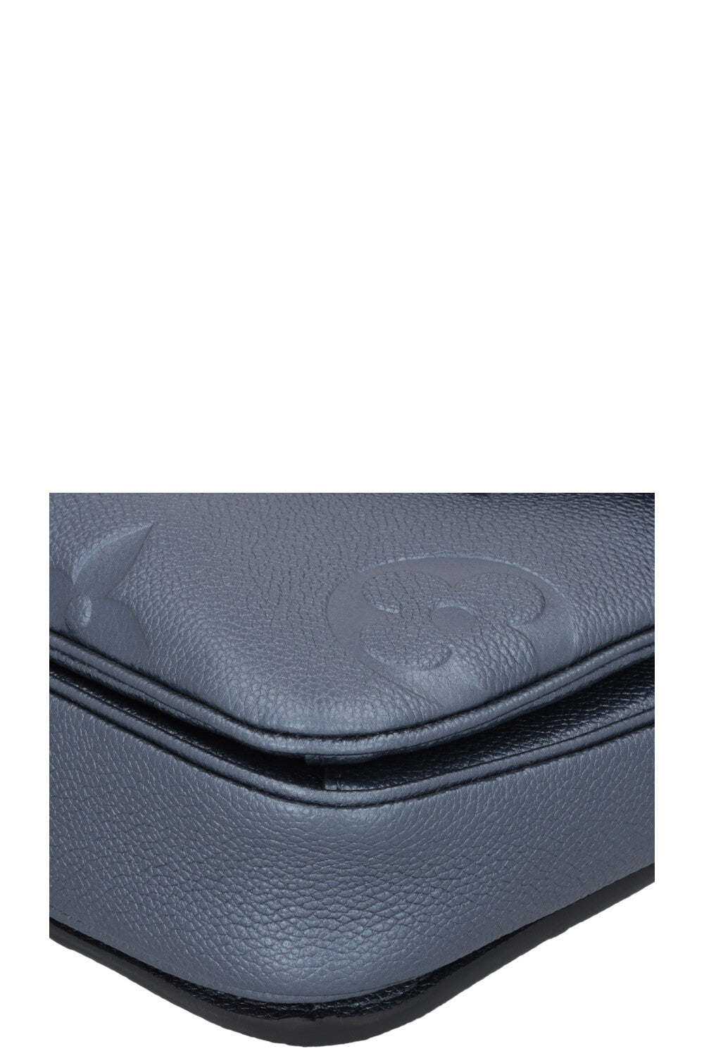 LOUIS VUITTON Pochette Métis Empreinte Blue Metallic