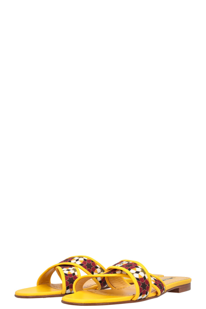 MANOLO BLAHNIK Flats Yellow