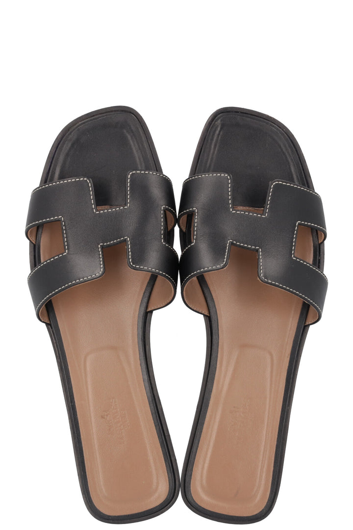 HERMÈS Oran Flats Black