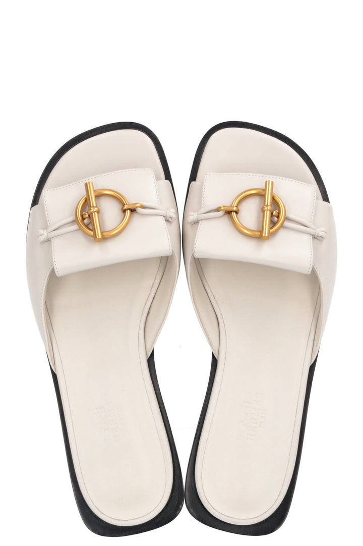HERMÈS Isle Flats Leather Ivory