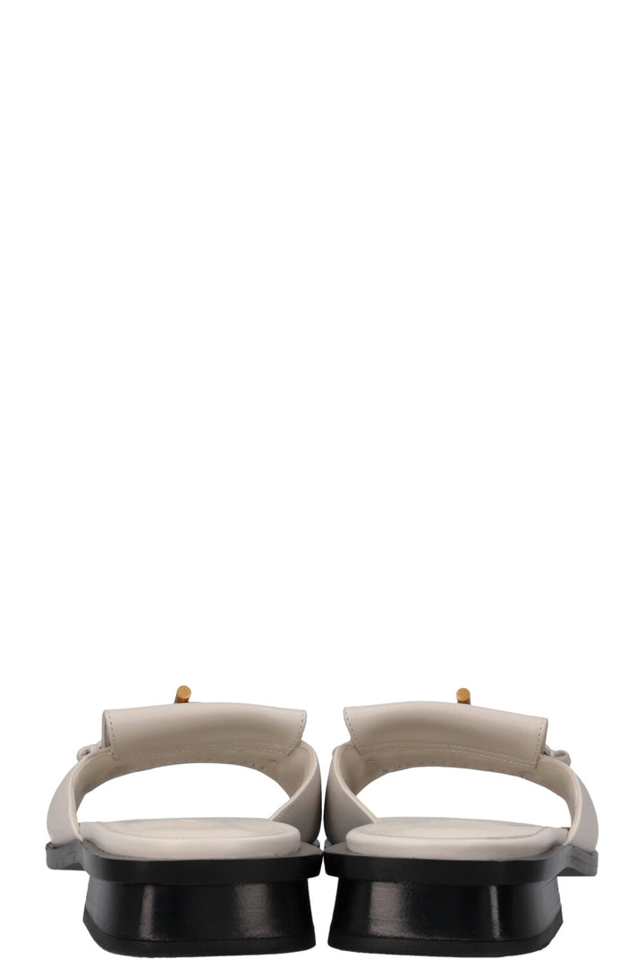HERMÈS Isle Flats Leather Ivory