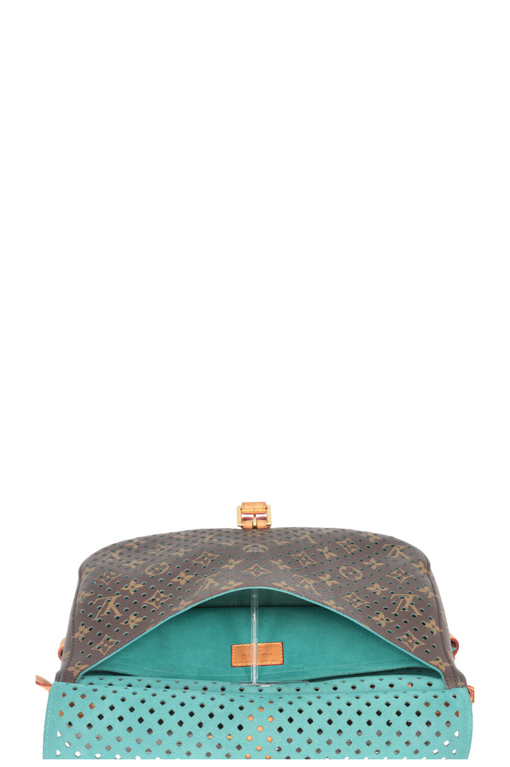 Sac bandoulière LOUIS VUITTON Saumur 30 perforé en toile MNG