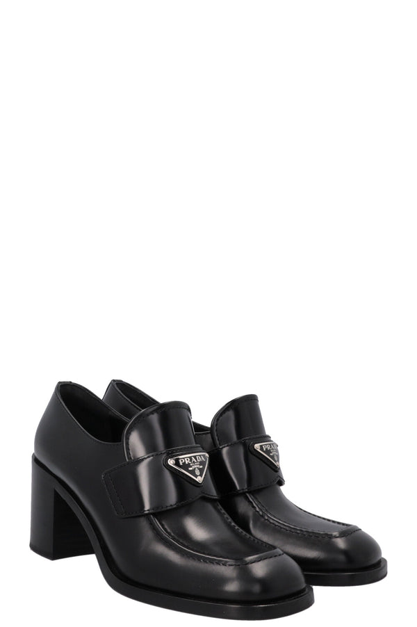 Mocassins à talons PRADA en cuir noir