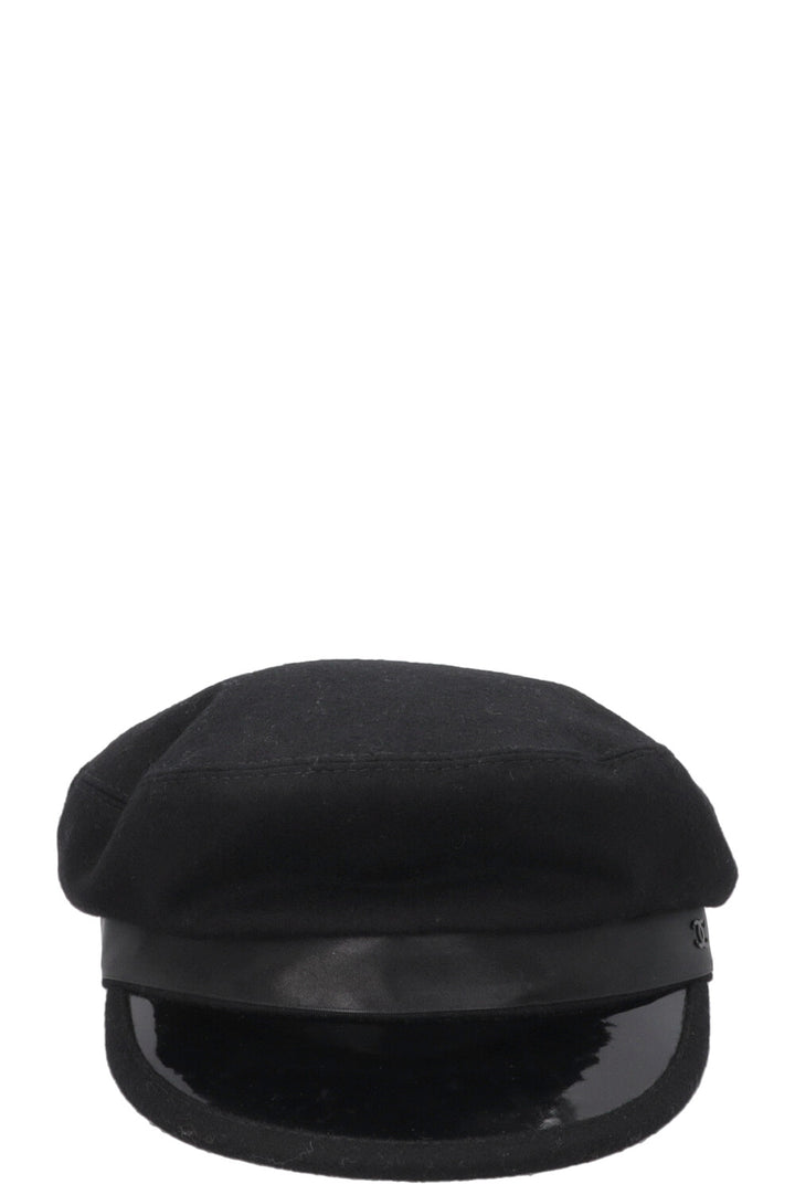 Béret CHANEL en satin noir avec nœud CC