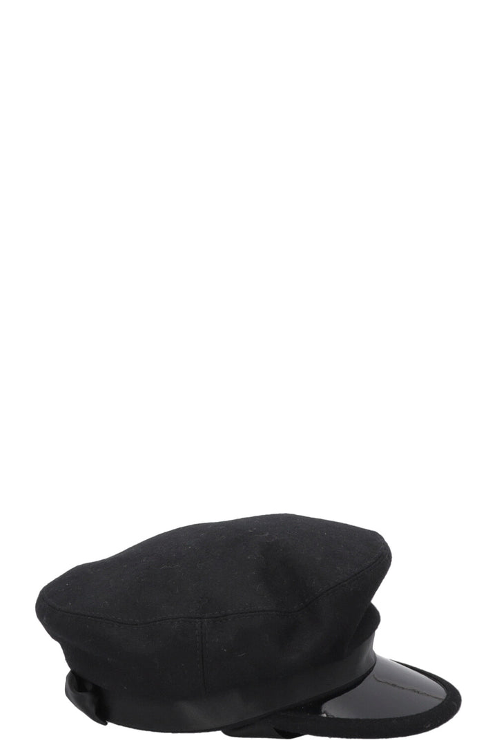 Béret CHANEL en satin noir avec nœud CC