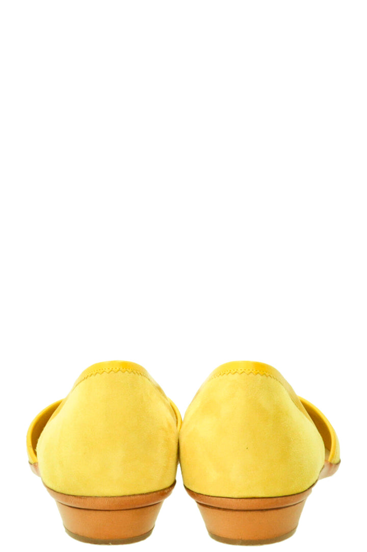 SALVATORE FERRAGAMO Ballerines Daim Jaune