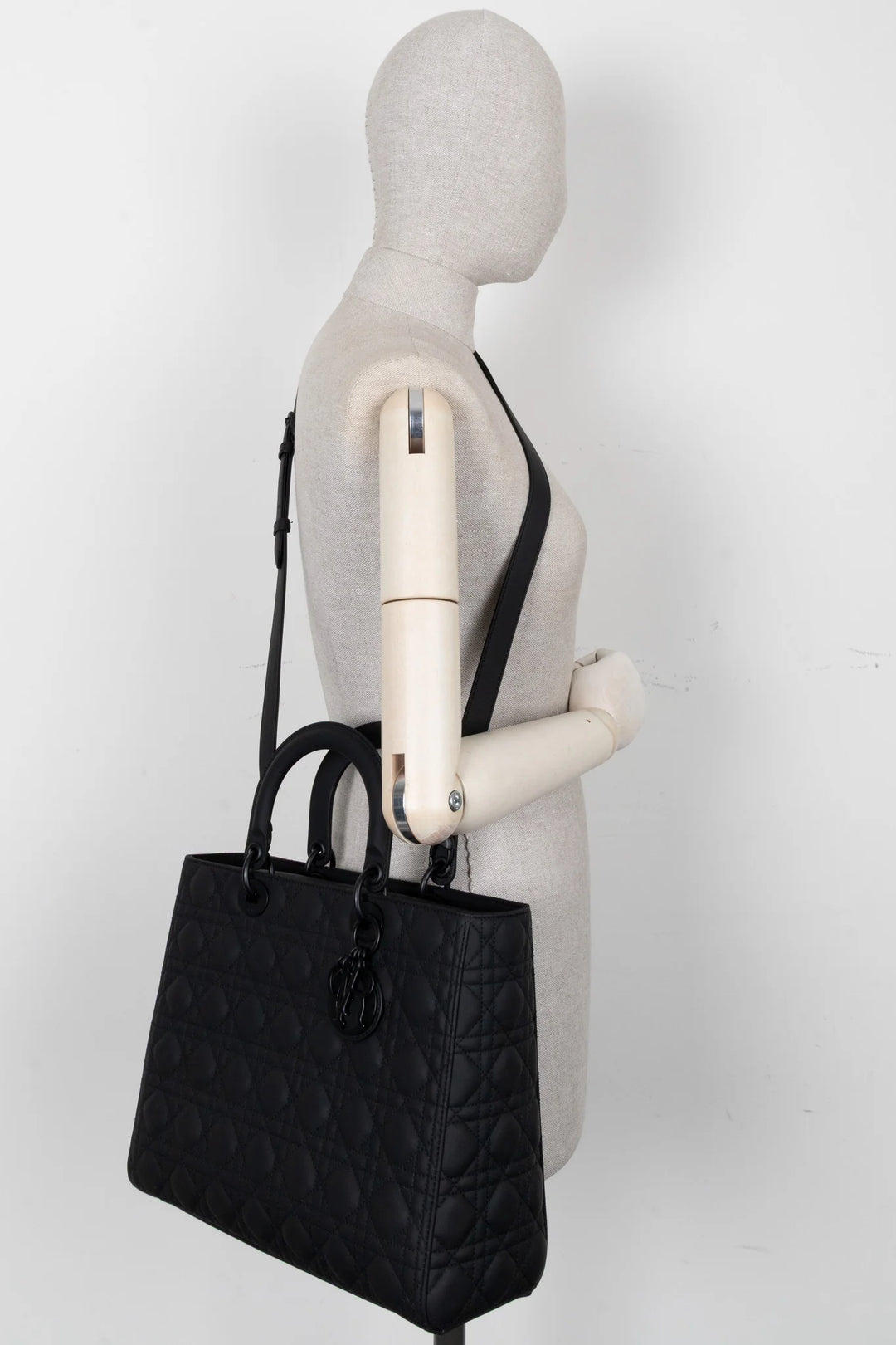 CHRISTIAN DIOR Lady Dior Large Leather Matte So Black