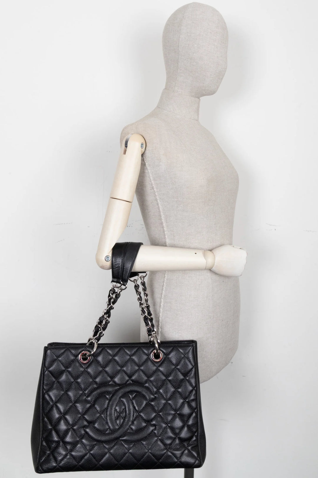 CHANEL GST Caviar noir