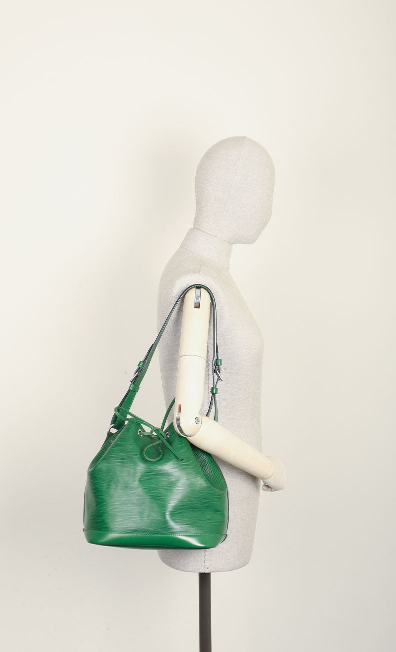 LOUIS VUITTON Petit Bag Noe Epi Green