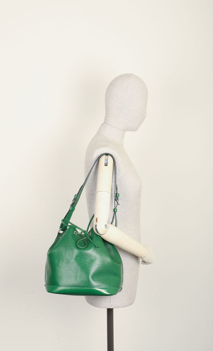 LOUIS VUITTON Petit Bag Noe Epi Green