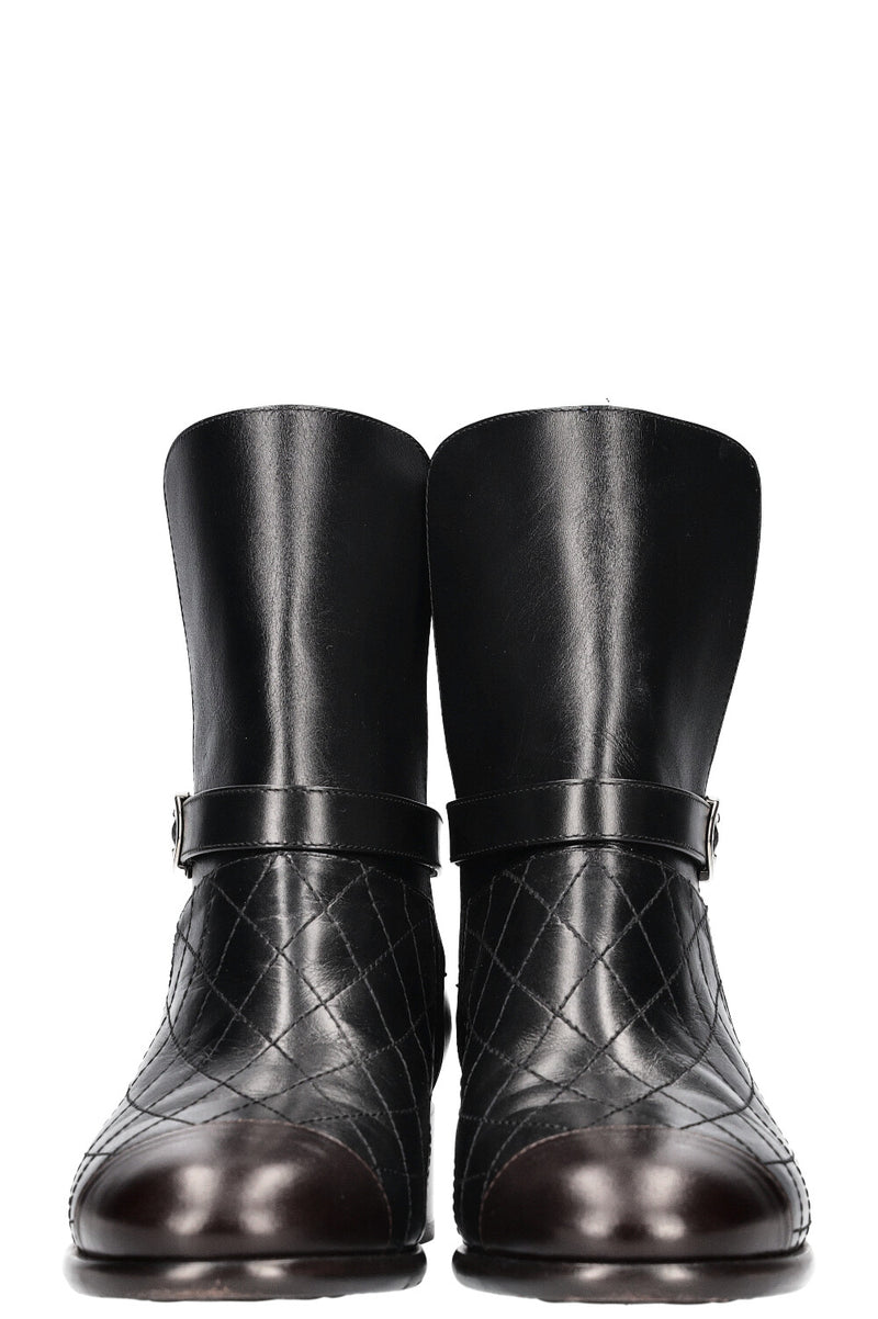 CHANEL Quilted CC Boots Black/Brown