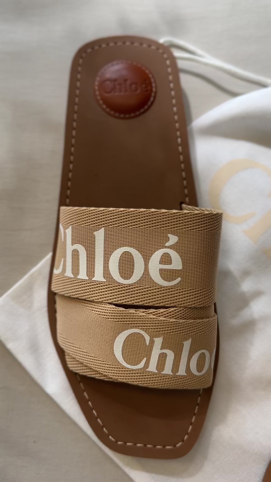 CHLOÉ Woody Logo Slides Beige