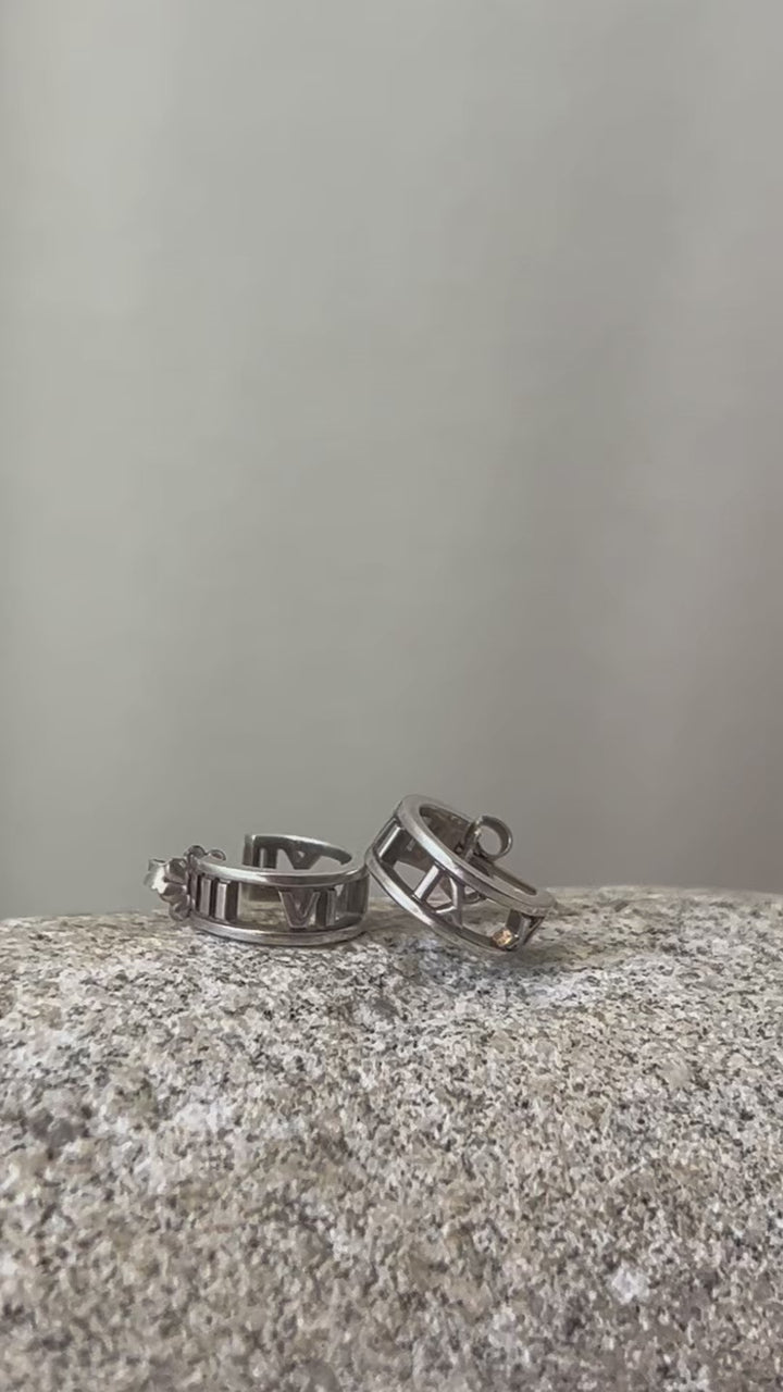 TIFFANY & Co. Atlas Hoop Earrings Silver