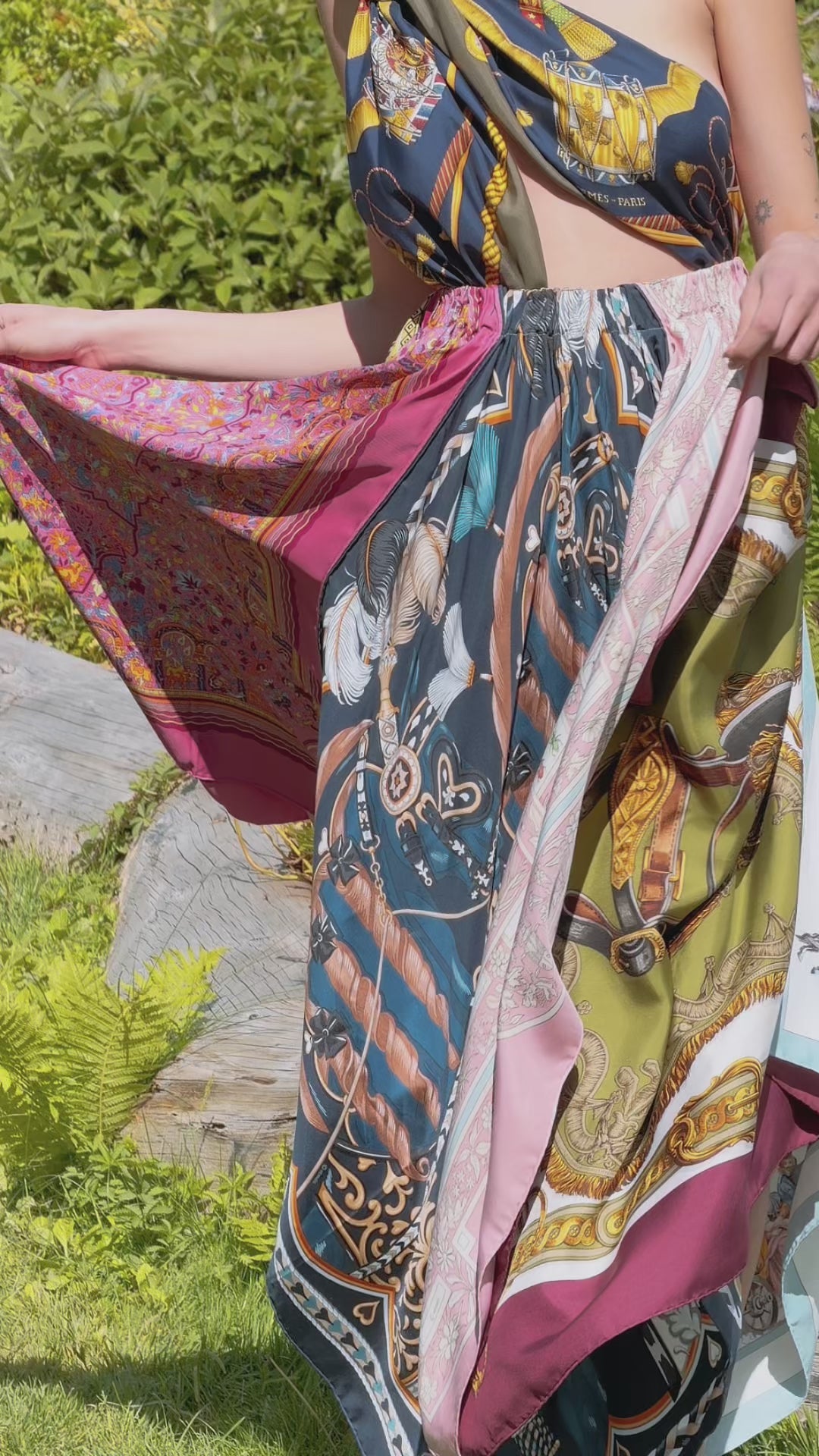 REAWAKE UNFOLD Foulard en soie Robe tulipe