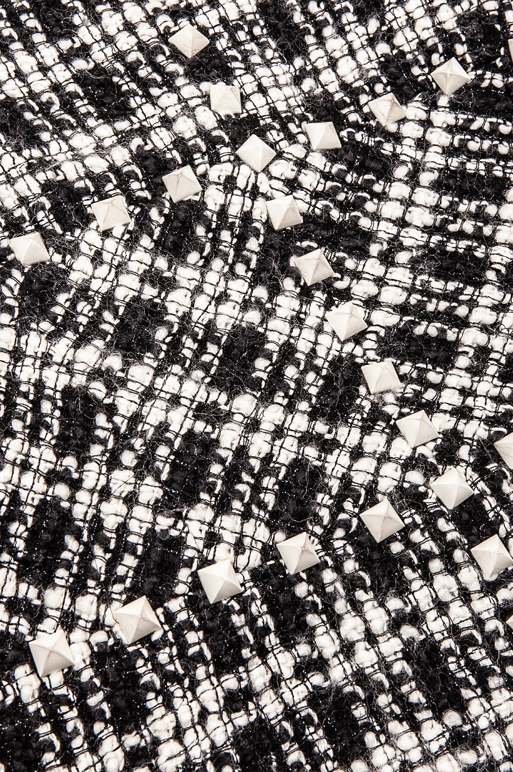 CHANEL deux pièces clous blancs noirs 03A