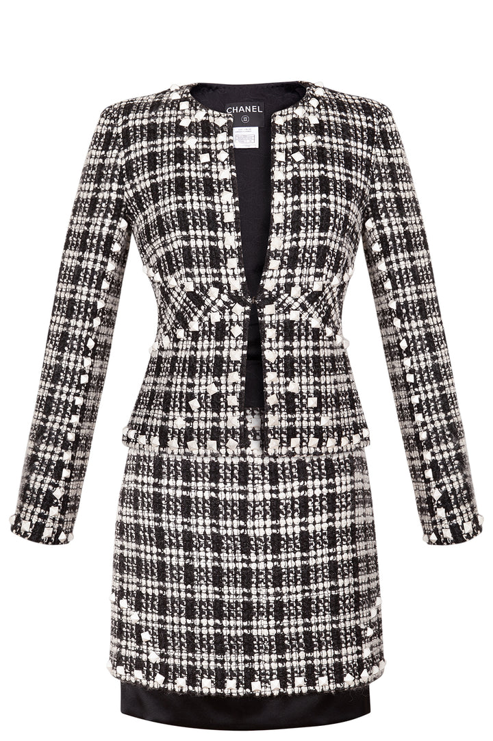 CHANEL deux pièces clous blancs noirs 03A