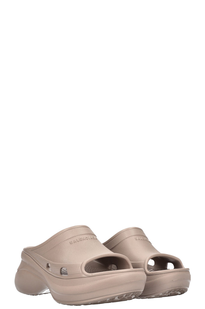 Pool crocs cheap