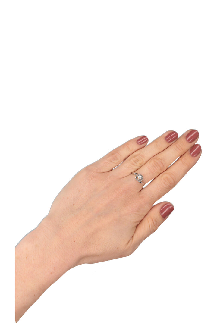 VINTAGE JEWELRY Solitaire Ring