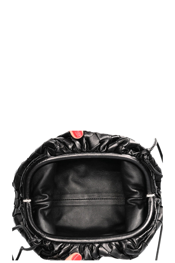 BOTTEGA VENETA La Pochette Mini Intrecciato Noir