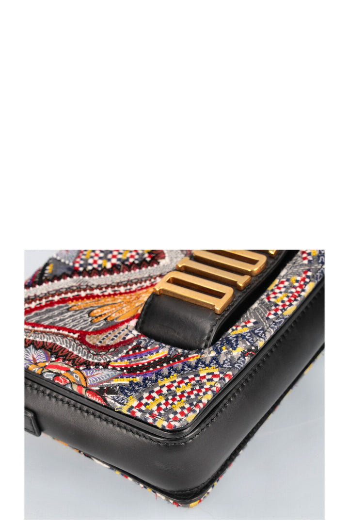CHRISTIAN DIOR Broderie Papillon Dio(r)évolution
