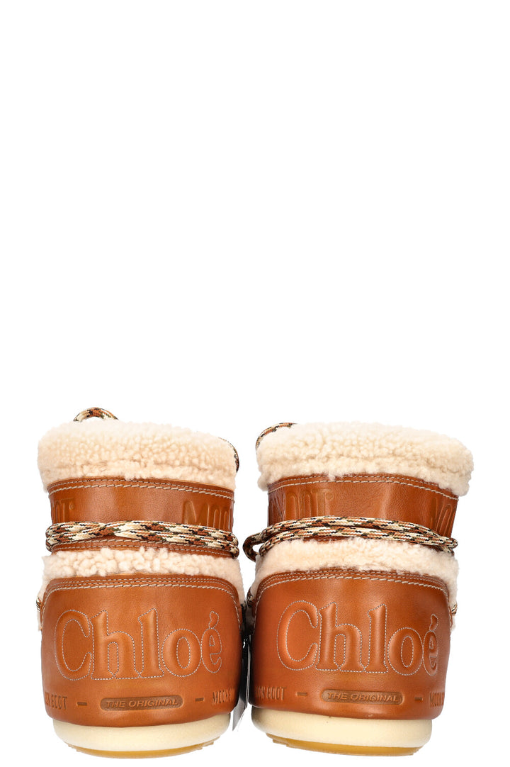 CHLOÉ x MOON BOOTS Bottines en peau lainée Beige