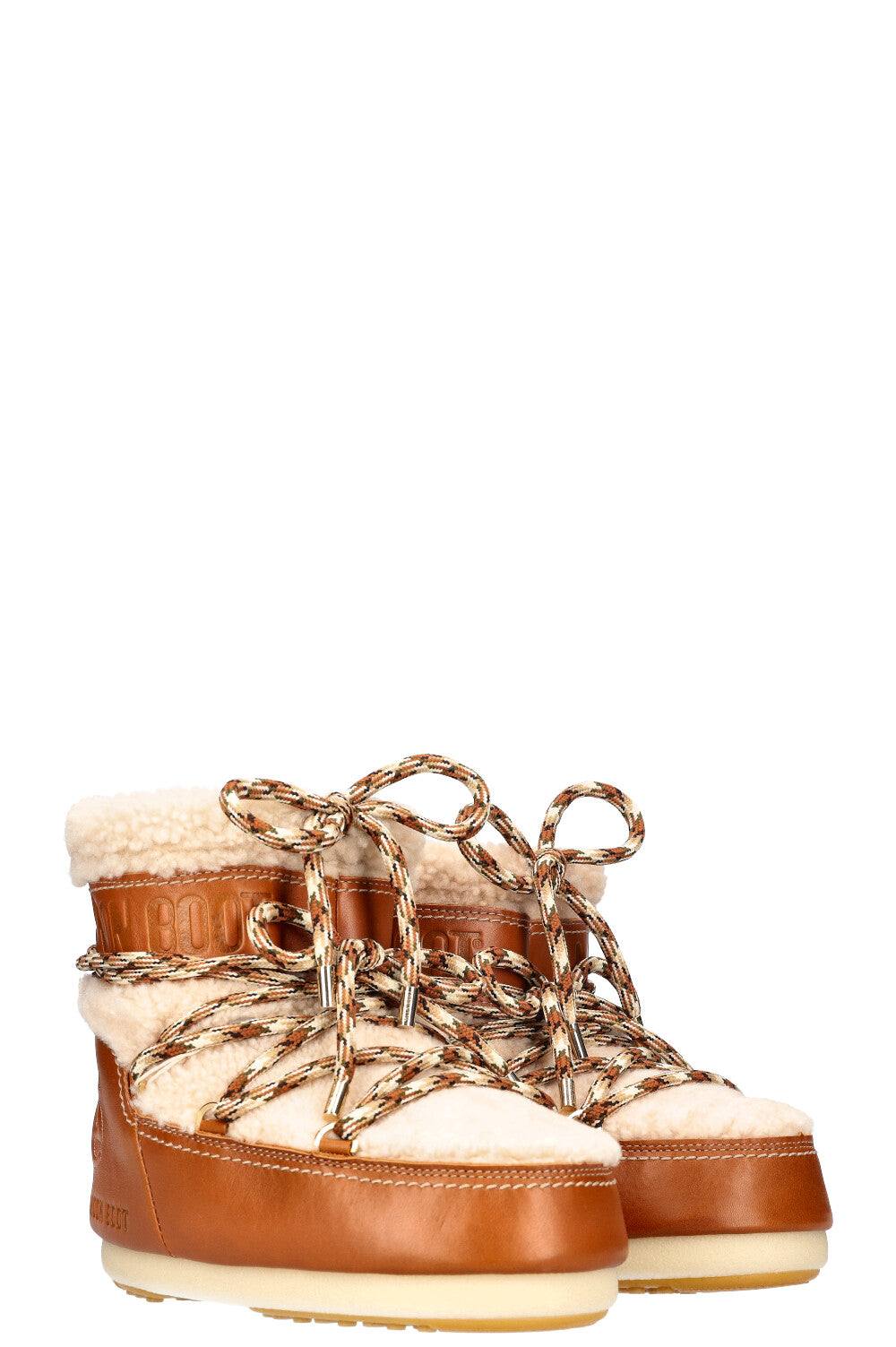 CHLOÉ x MOON BOOTS Shearling Boots Beige