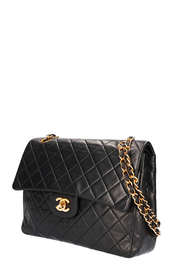 CHANEL vintage medium double flap bag