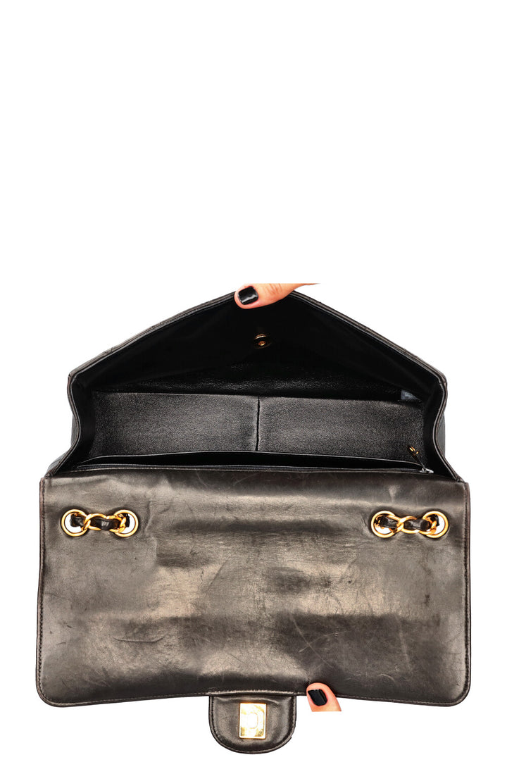 CHANEL Vintage Jumbo Sac à Rabat Unique Noir