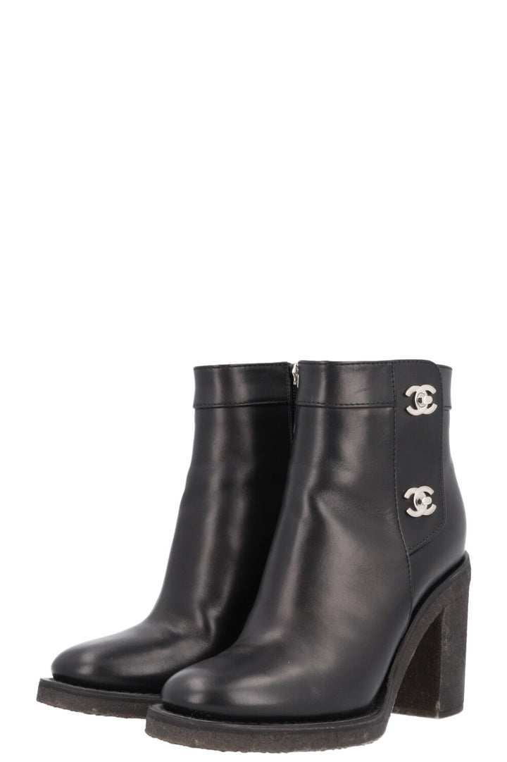 Bottines CHANEL CC Turnlock