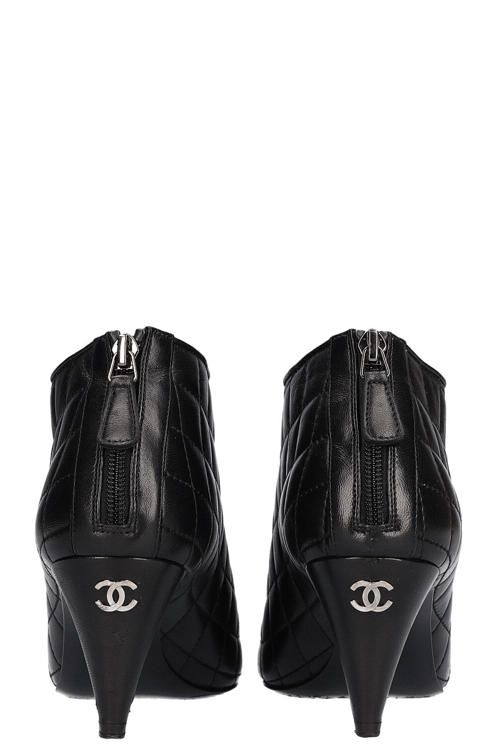 CHANEL Chaussons Matelassés Noir